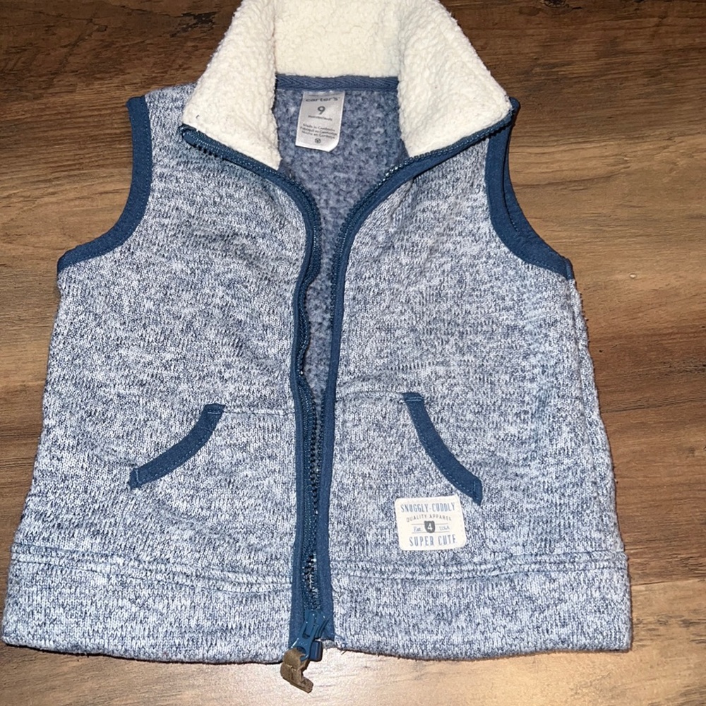 Carter’s winter vest size 9 months